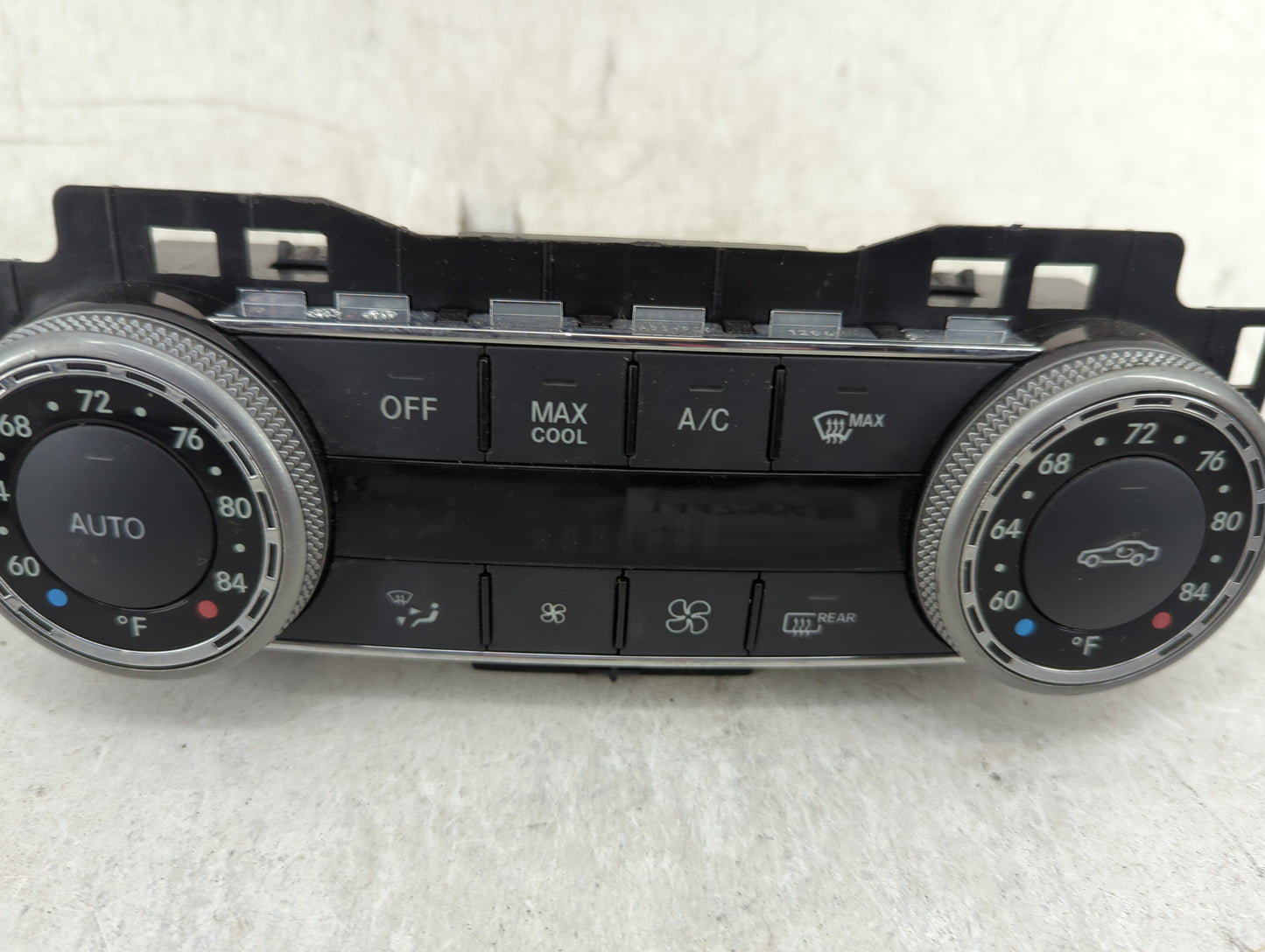 2010 Mercedes-Benz Glk350 Climate Control Module Temperature AC/Heater Replacement P/N:2049002303 Fits OEM Used Auto Parts -