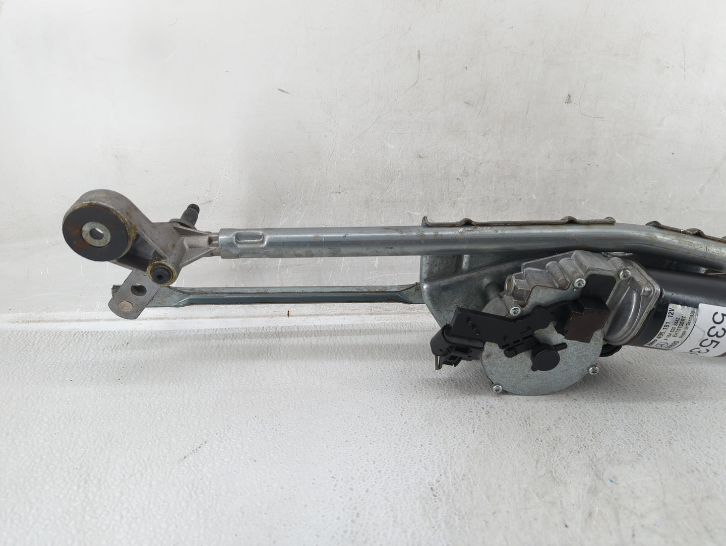 2010 Mercedes-Benz Ml250 Front Windshield Wiper Motor P/N:A 164 820 2442 Fits Fits 2006 2007 2008 2009 2011 2012 OEM Used Au