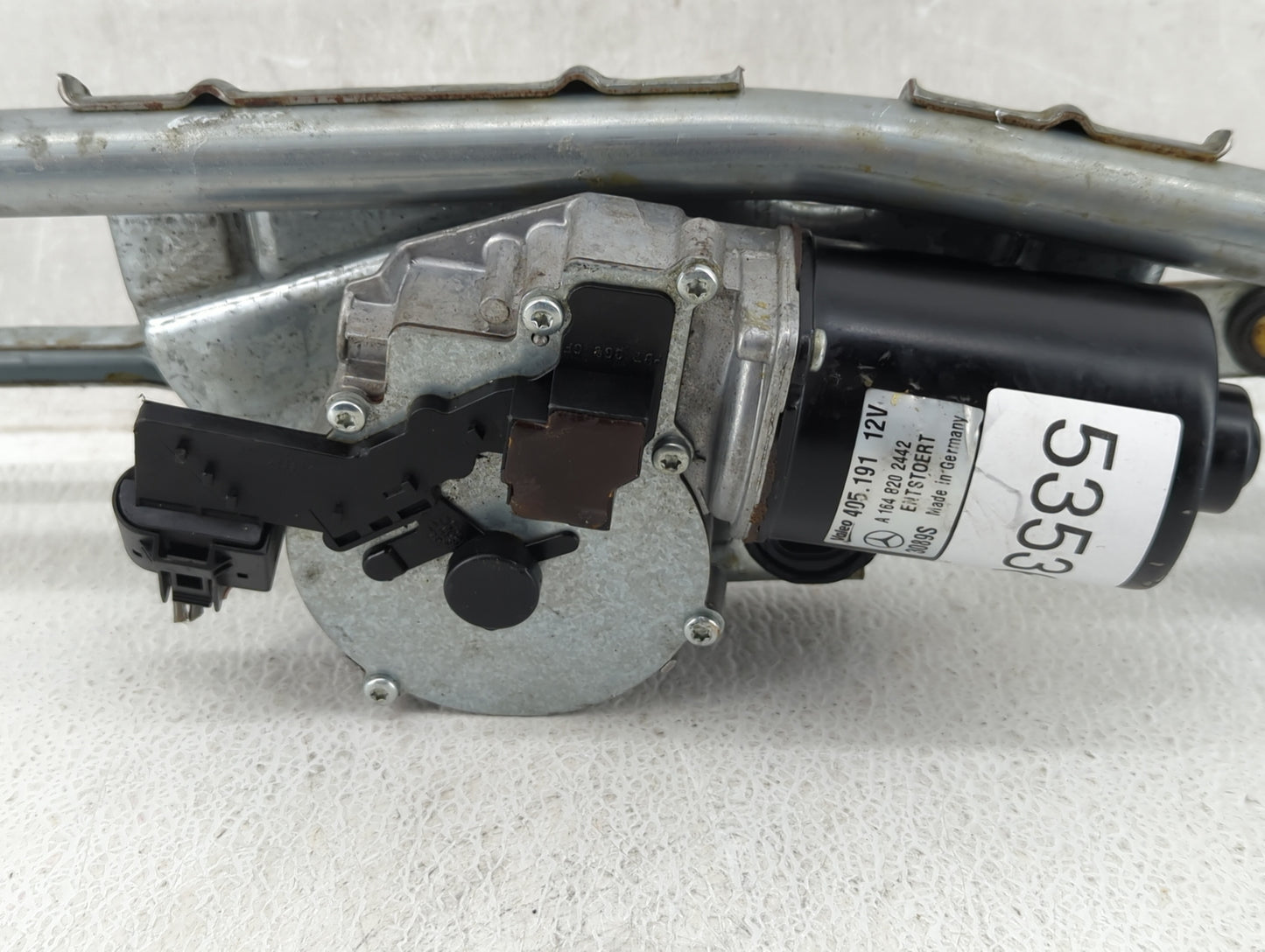 2010 Mercedes-Benz Ml250 Front Windshield Wiper Motor P/N:A 164 820 2442 Fits Fits 2006 2007 2008 2009 2011 2012 OEM Used Au