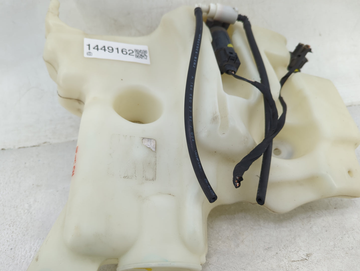 2008-2011 Mercedes-benz Ml350 Windshield Washer Fluid Reservoir Bottle - Oemusedautoparts1.com