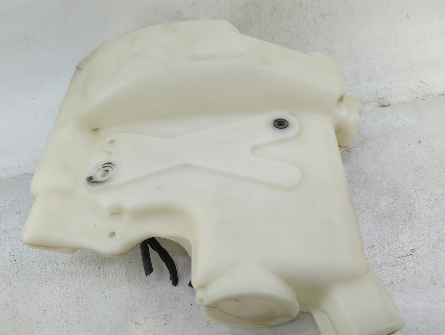 2008-2011 Mercedes-benz Ml350 Windshield Washer Fluid Reservoir Bottle - Oemusedautoparts1.com