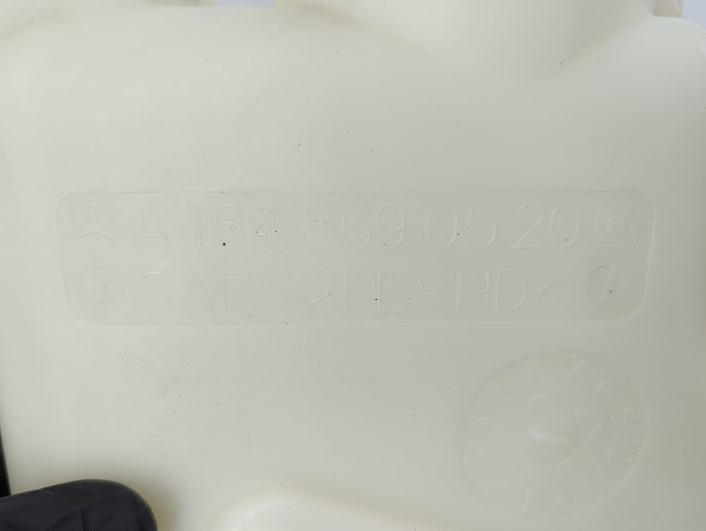 2008-2011 Mercedes-benz Ml350 Windshield Washer Fluid Reservoir Bottle - Oemusedautoparts1.com