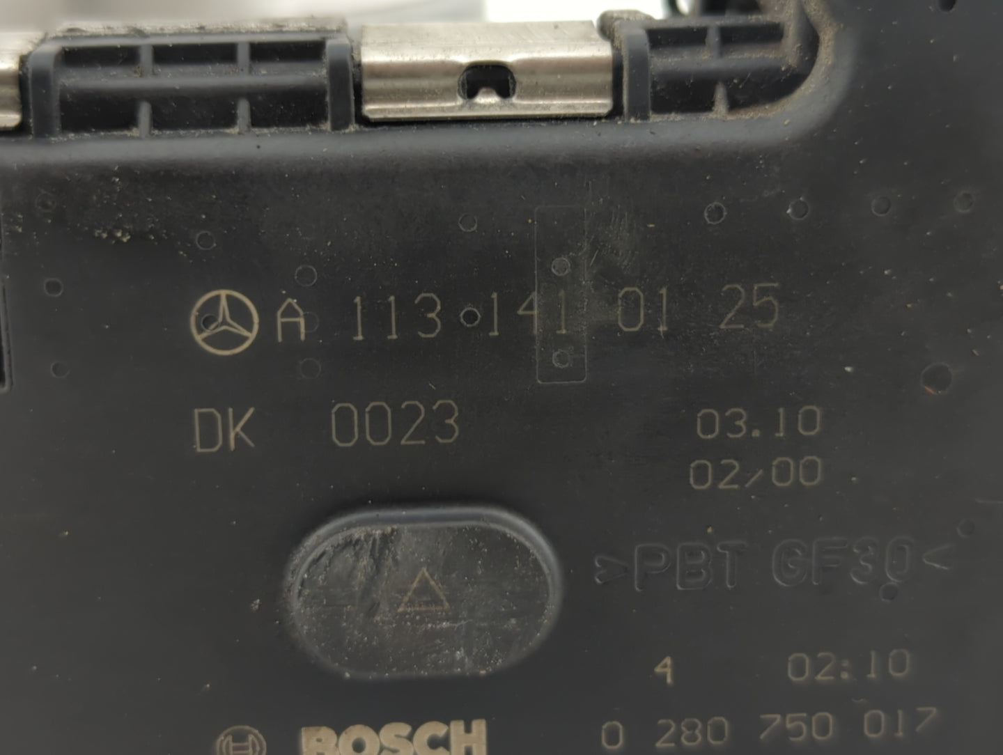 2006-2011 Mercedes-Benz Ml350 Throttle Body P/N:A 113 141 01 25 1131410125 Fits OEM Used Auto Parts - Oemusedautoparts1.com