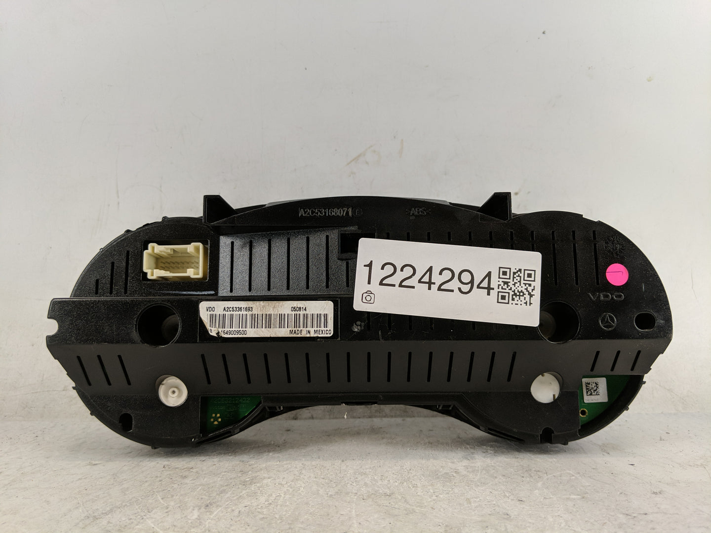 2010-2011 Mercedes-Benz Ml450 Instrument Cluster Speedometer Gauges P/N:A2C53361693 Fits Fits 2010 2011 OEM Used Auto Parts 