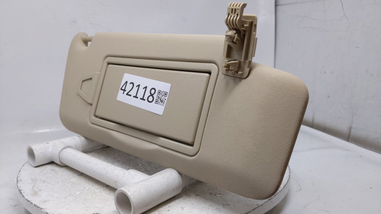 2010 Mercedes C200 Sun Visor Shade Replacement Passenger Right Mirror Fits OEM Used Auto Parts - Oemusedautoparts1.com