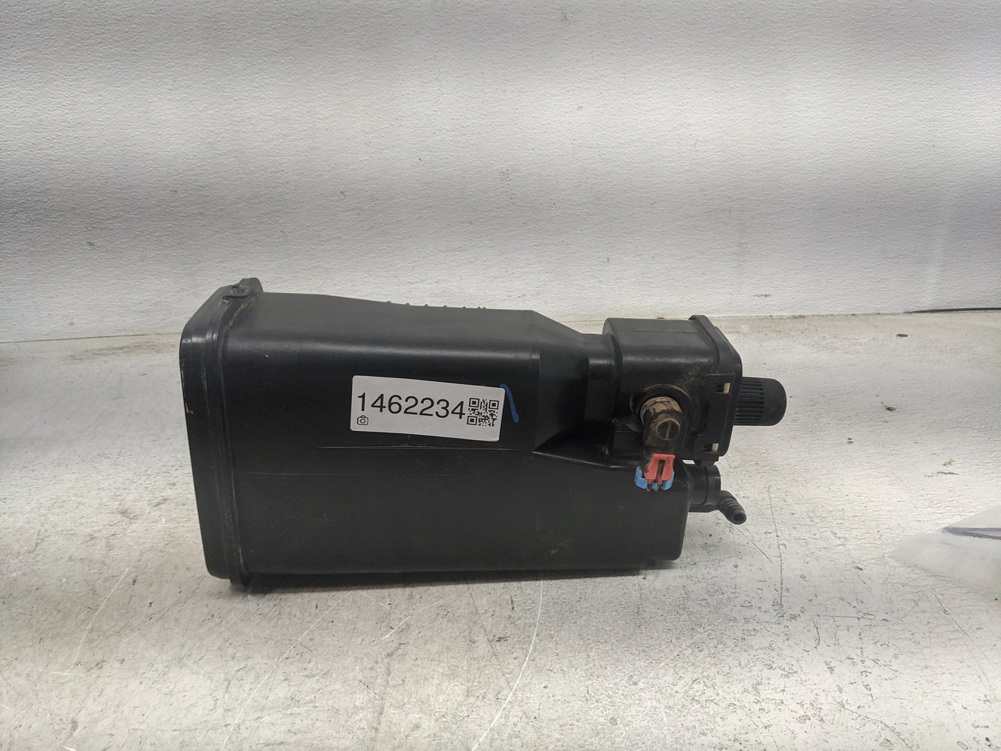 2010 Mercedes Gl Class Fuel Vapor Charcoal Canister - Oemusedautoparts1.com