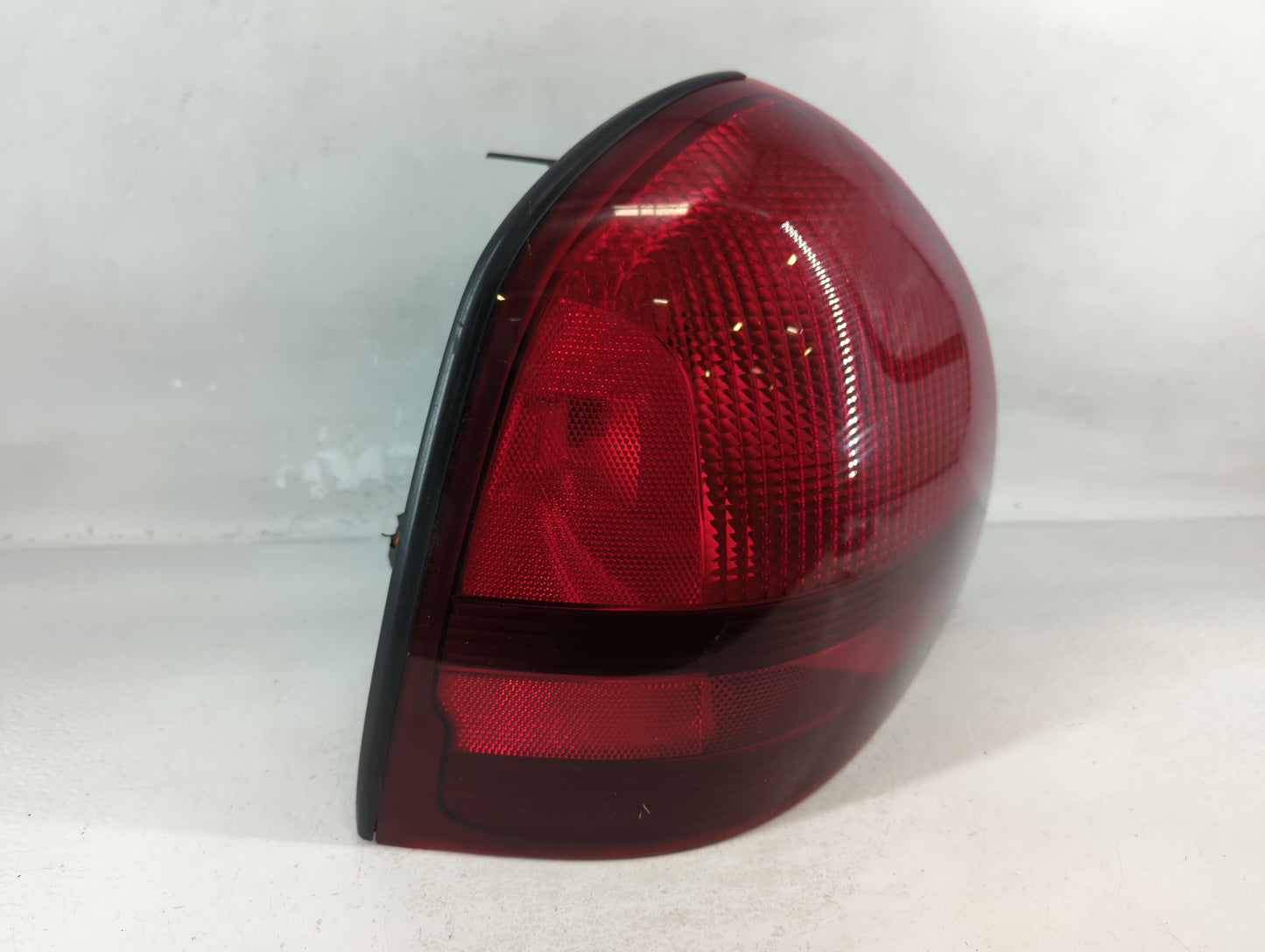 2003-2011 Mercury Grand Marquis Tail Light Assembly Driver Left OEM P/N:9305AA2065 Fits OEM Used Auto Parts - Oemusedautopar