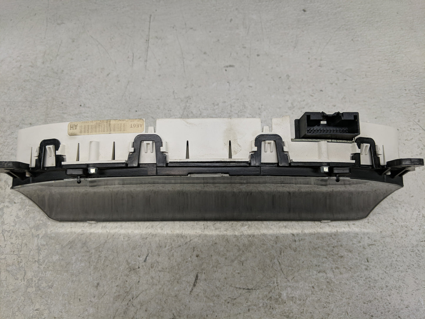 2010 Mercury Mariner Instrument Cluster Speedometer Gauges Fits OEM Used Auto Parts - Oemusedautoparts1.com