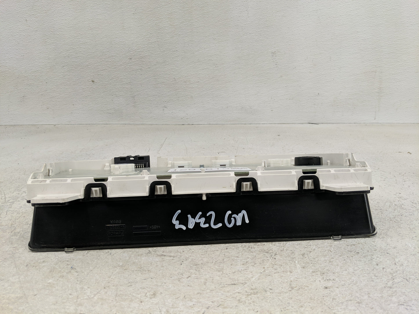 2010 Mercury Mariner Instrument Cluster Speedometer Gauges Fits OEM Used Auto Parts - Oemusedautoparts1.com