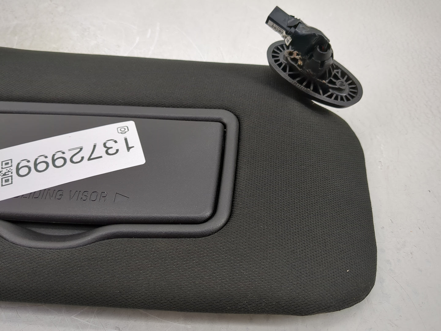 2010-2011 Mercury Mariner Sun Visor Shade Replacement Passenger Right Mirror Fits Fits 2010 2011 2012 OEM Used Auto Parts - 