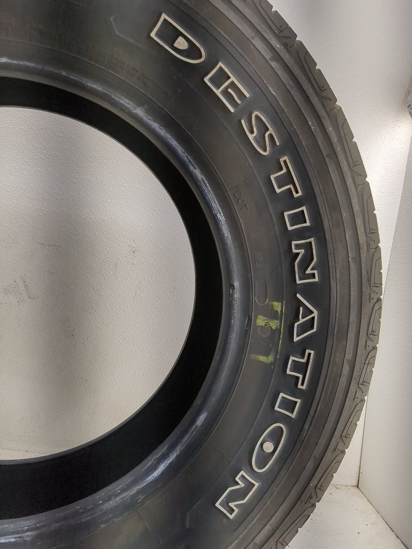 Used Tire P235/70R16 FIRESTONE DESTINATION LE2 107T - Tread Depth 9/32 - Oemusedautoparts1.com