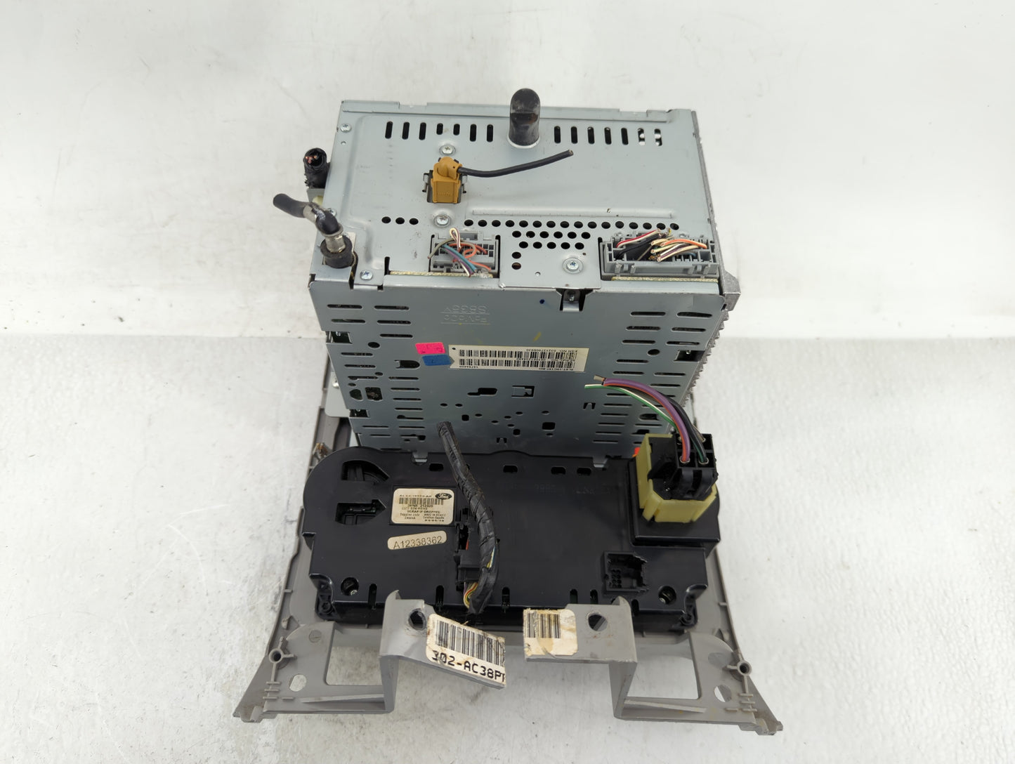 2009-2011 Mercury Mariner Radio AM FM Cd Player Receiver Replacement Fits Fits 2009 2010 2011 2012 OEM Used Auto Parts - Oem