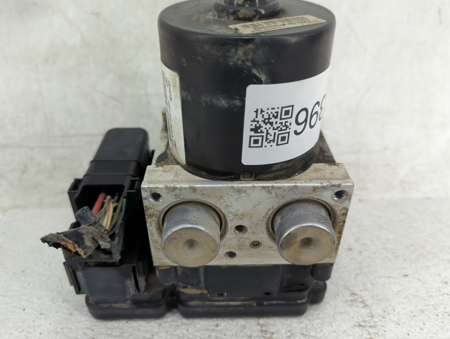 2010-2011 Mercury Mariner ABS Pump Control Module Replacement P/N:BL84-2C405-BA Fits Fits 2010 2011 2012 OEM Used Auto Parts