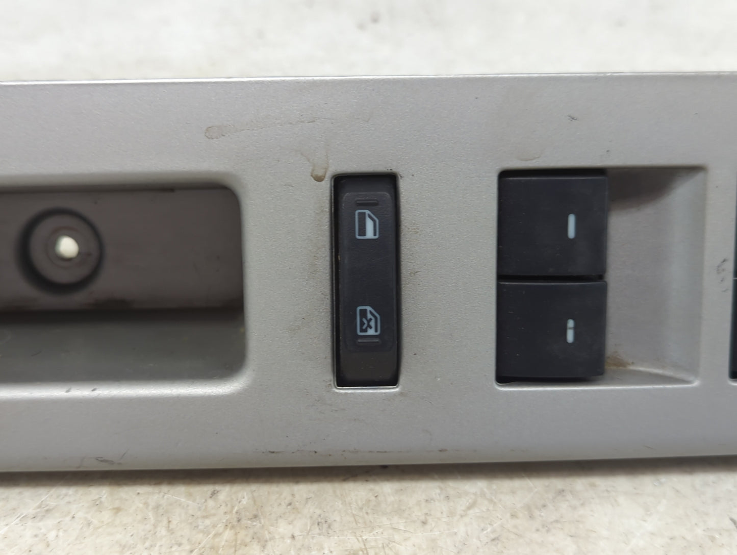 2008-2011 Mercury Mariner Master Power Window Switch Replacement Driver Side Left P/N:8L8T-14540-AL Fits OEM Used Auto Parts