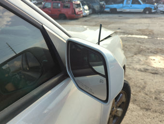 compare product 2010-2011 Mercury Mariner Passenger Side View Mirror - Right Door Mirror OEM Used