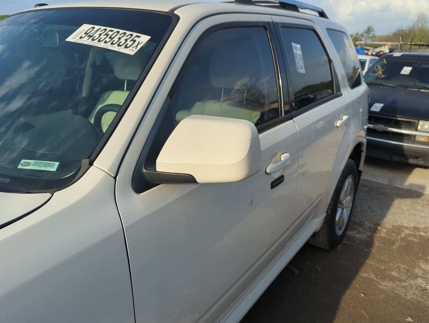 2010-2011 Mercury Mariner Driver Side View Mirror - Left Door Mirror OEM Used - Oemusedautoparts1.com