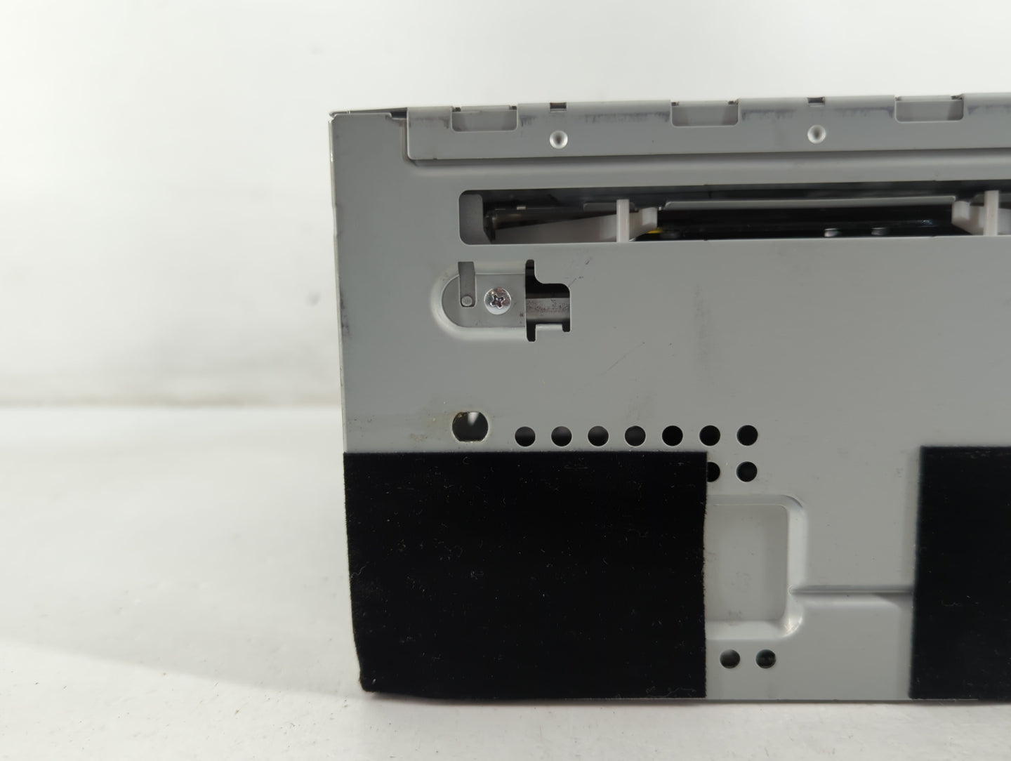 2010-2010 Mercury Mariner Am Fm Cd Player Radio Receiver - Oemusedautoparts1.com