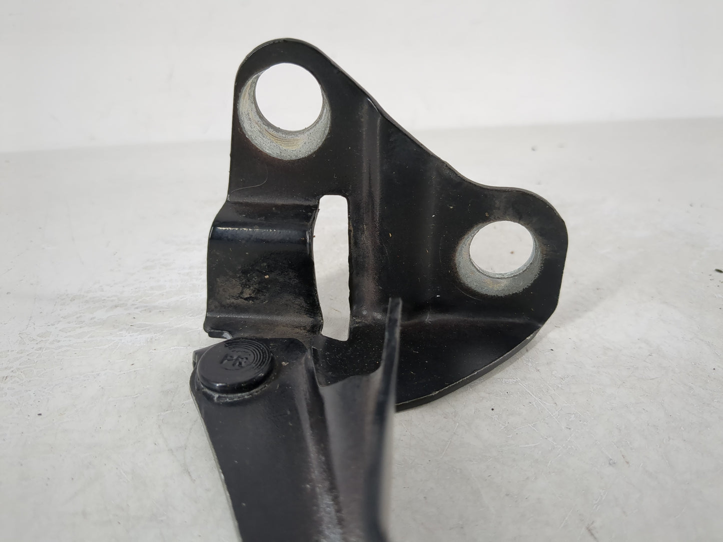 2010 Mercury Mariner Passenger Hood Hinge - Oemusedautoparts1.com