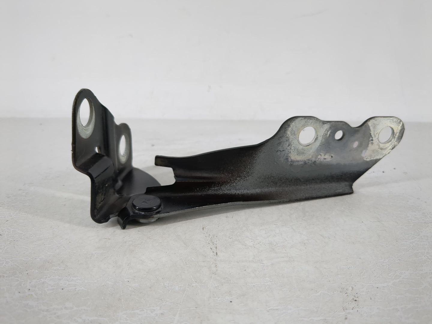 2010 Mercury Mariner Passenger Hood Hinge 947067 - Oemusedautoparts1.com