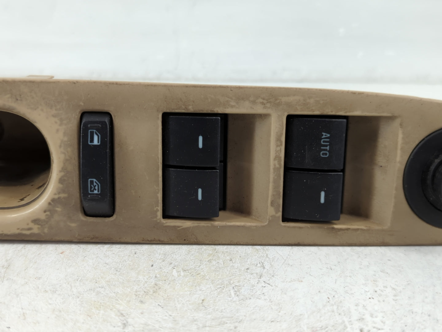 2010-2011 Mercury Milan Master Power Window Switch Replacement Driver Side Left P/N:9E5T-14540-AAW Fits Fits 2010 2011 2012 