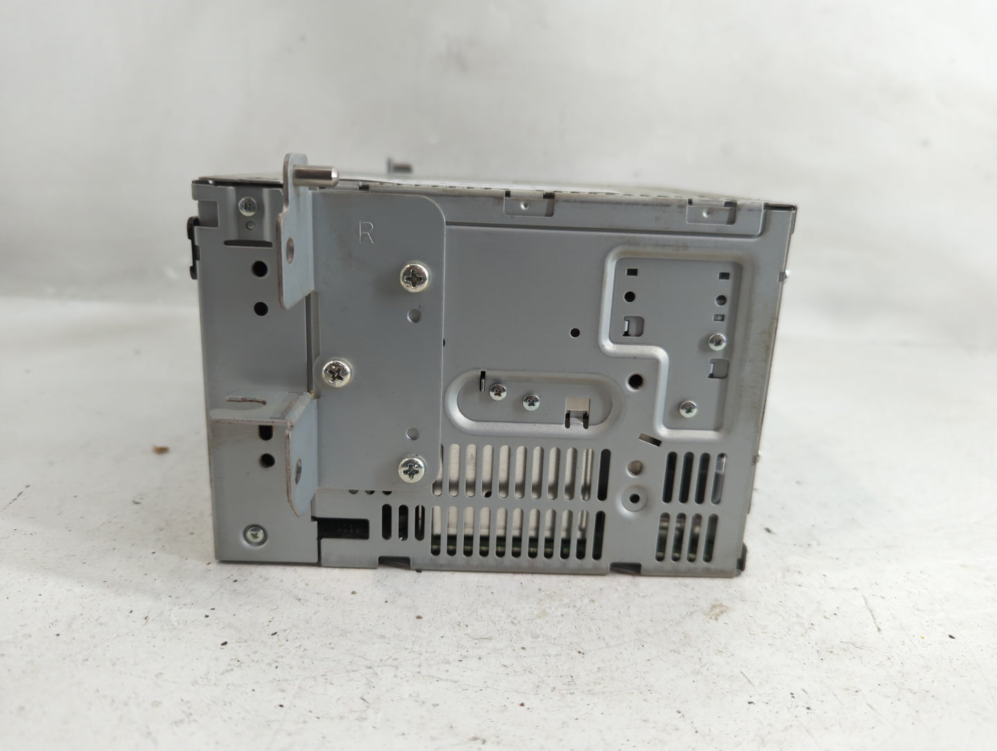 2010 Mercury Milan Radio AM FM Cd Player Receiver Replacement P/N:9E5T-19C159-AD Fits OEM Used Auto Parts - Oemusedautoparts