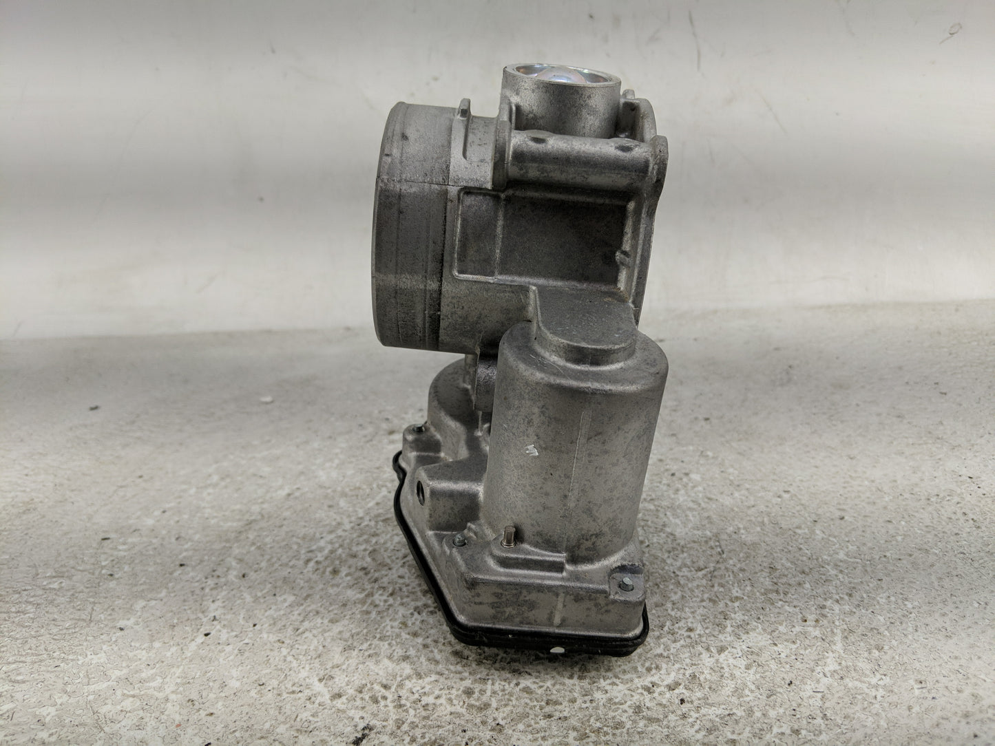 2010-2011 Mercury Milan Throttle Body Fits Fits 2009 2010 2011 2012 OEM Used Auto Parts - Oemusedautoparts1.com