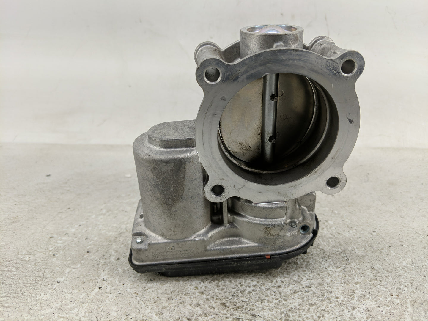 2010-2011 Mercury Milan Throttle Body Fits Fits 2009 2010 2011 2012 OEM Used Auto Parts - Oemusedautoparts1.com