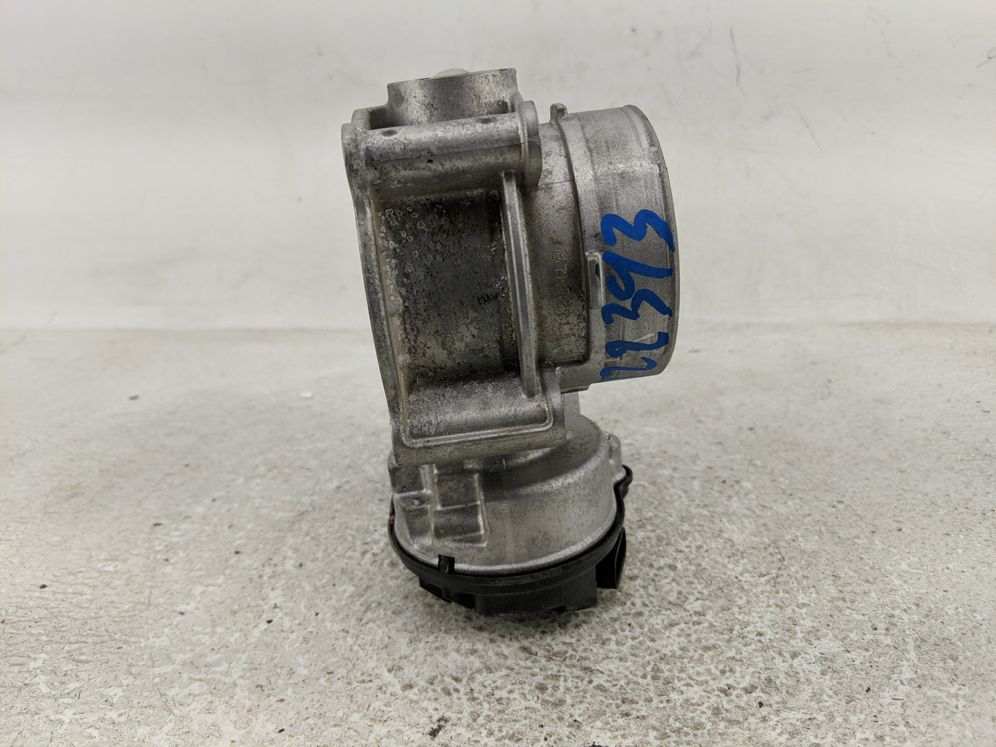 2010-2011 Mercury Milan Throttle Body Fits Fits 2009 2010 2011 2012 OEM Used Auto Parts - Oemusedautoparts1.com