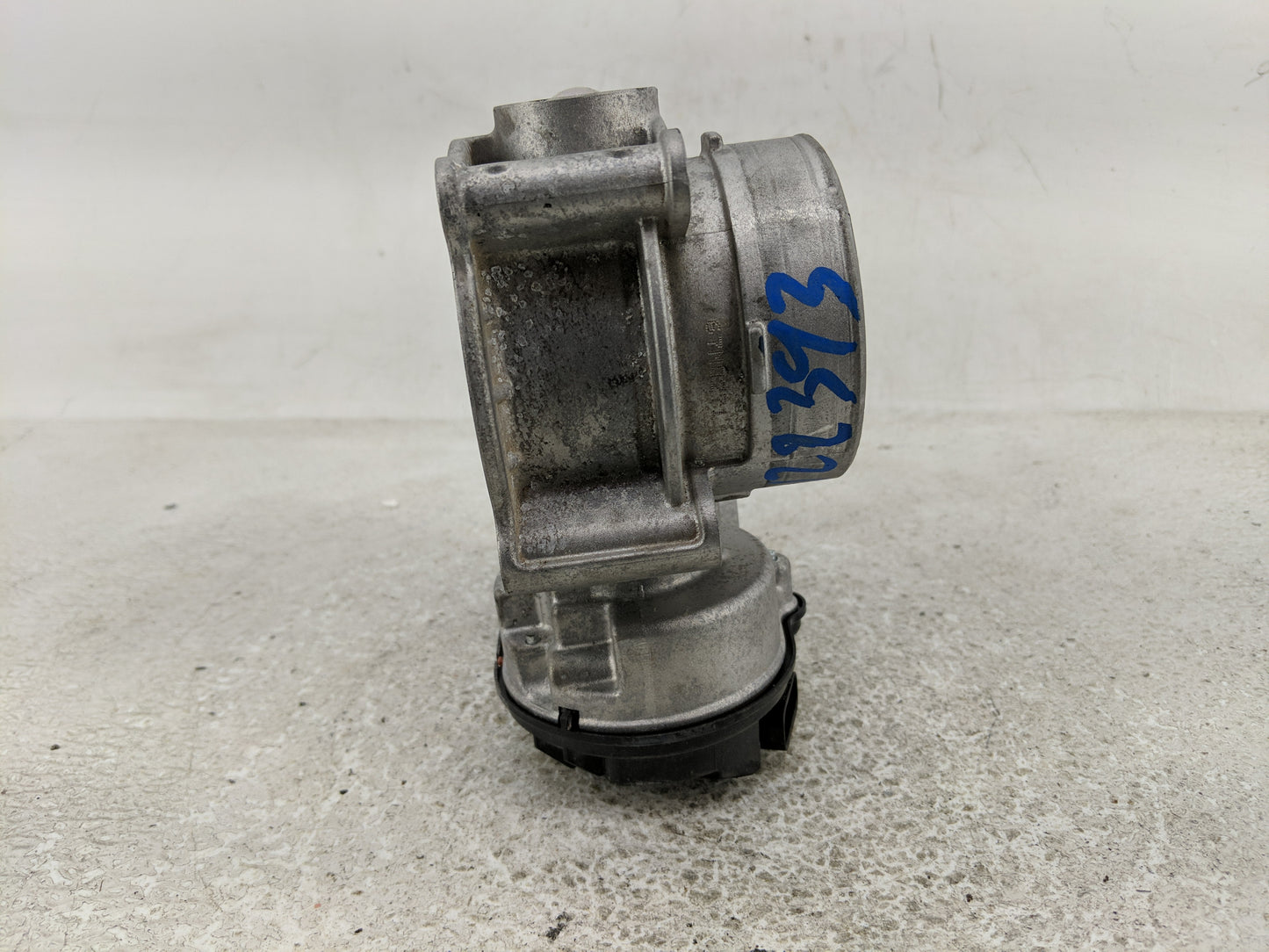 2010-2011 Mercury Milan Throttle Body Fits Fits 2009 2010 2011 2012 OEM Used Auto Parts - Oemusedautoparts1.com