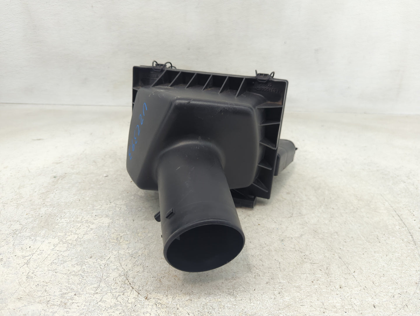 2010-2011 Mercury Milan Air Cleaner Intake-duct Hose Tube - Oemusedautoparts1.com