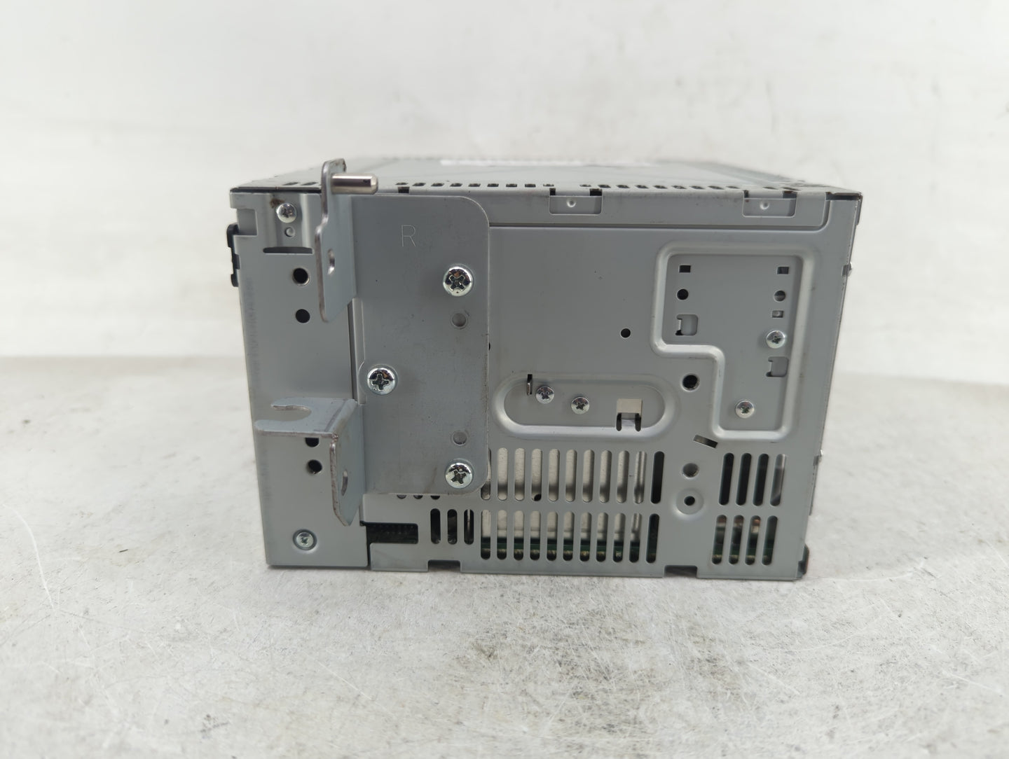 2010 Mercury Milan Radio AM FM Cd Player Receiver Replacement P/N:9E5T-19C159-AC Fits OEM Used Auto Parts - Oemusedautoparts