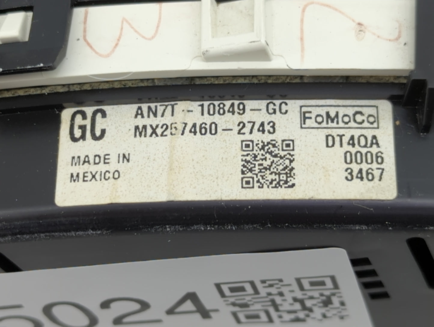 2010 Mercury Milan Instrument Cluster Speedometer Gauges P/N:AN7T-10849-GC MX287460-2743 Miles: Fits OEM Used Auto Parts - O