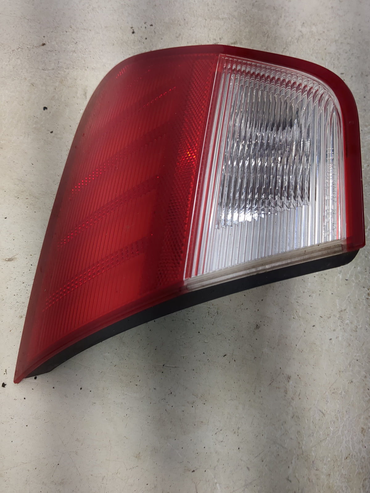 2010-2011 Mercury Milan Driver Left Side Deck Lid Mounted Tail Light Red - Oemusedautoparts1.com