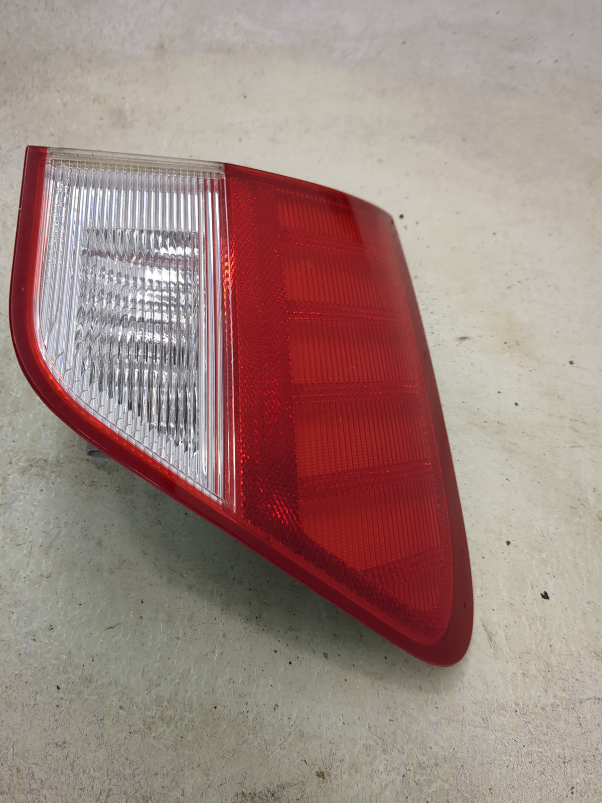 2010-2011 Mercury Milan Driver Left Side Deck Lid Mounted Tail Light Red - Oemusedautoparts1.com