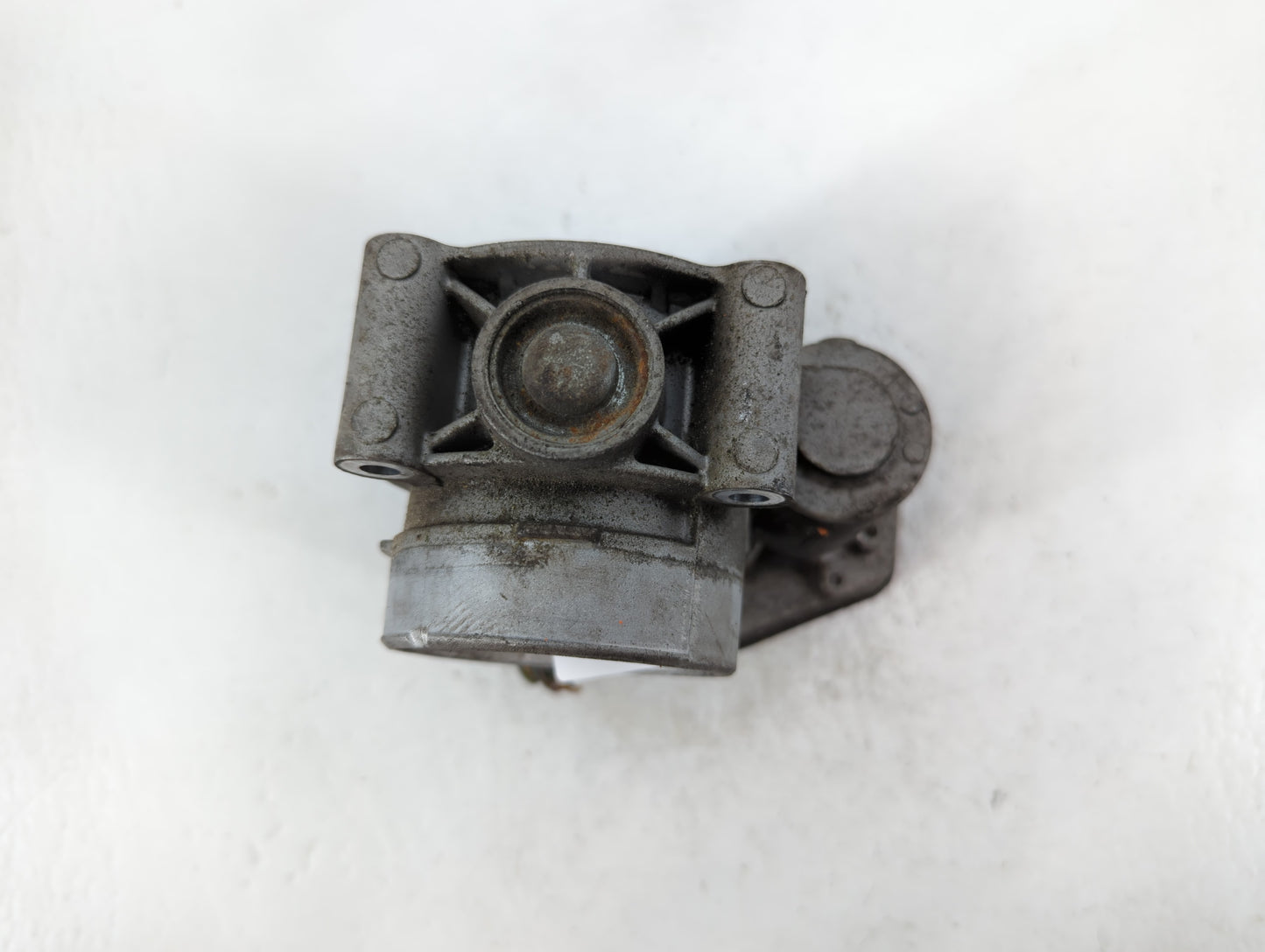 2010-2011 Mercury Milan Throttle Body P/N:1B172 005 PBT-GF20+GS20 Fits Fits 2009 2010 2011 2012 OEM Used Auto Parts - Oemuse