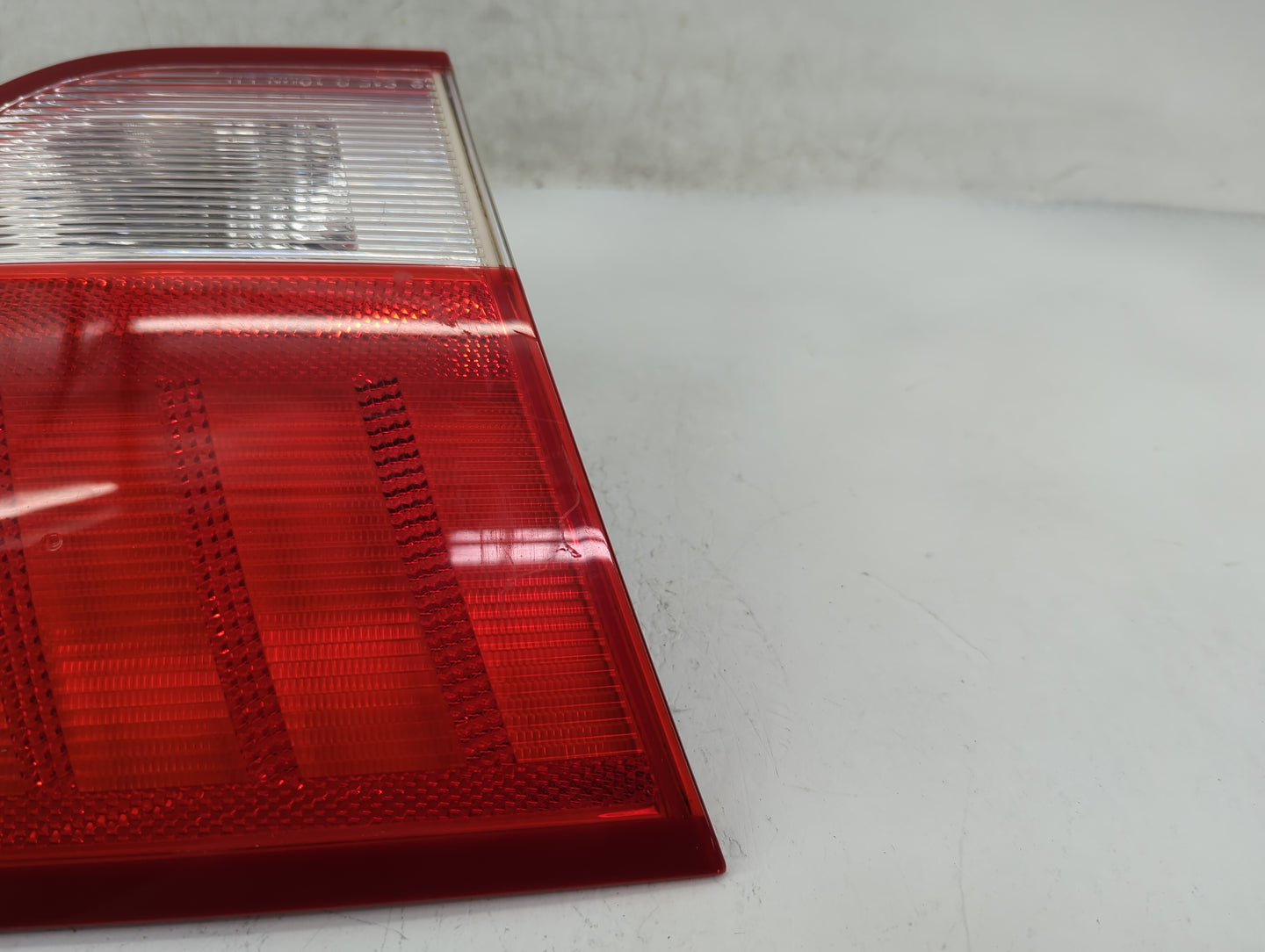 2010-2011 Mercury Milan Driver Left Side Deck Lid Mounted Tail Light - Oemusedautoparts1.com