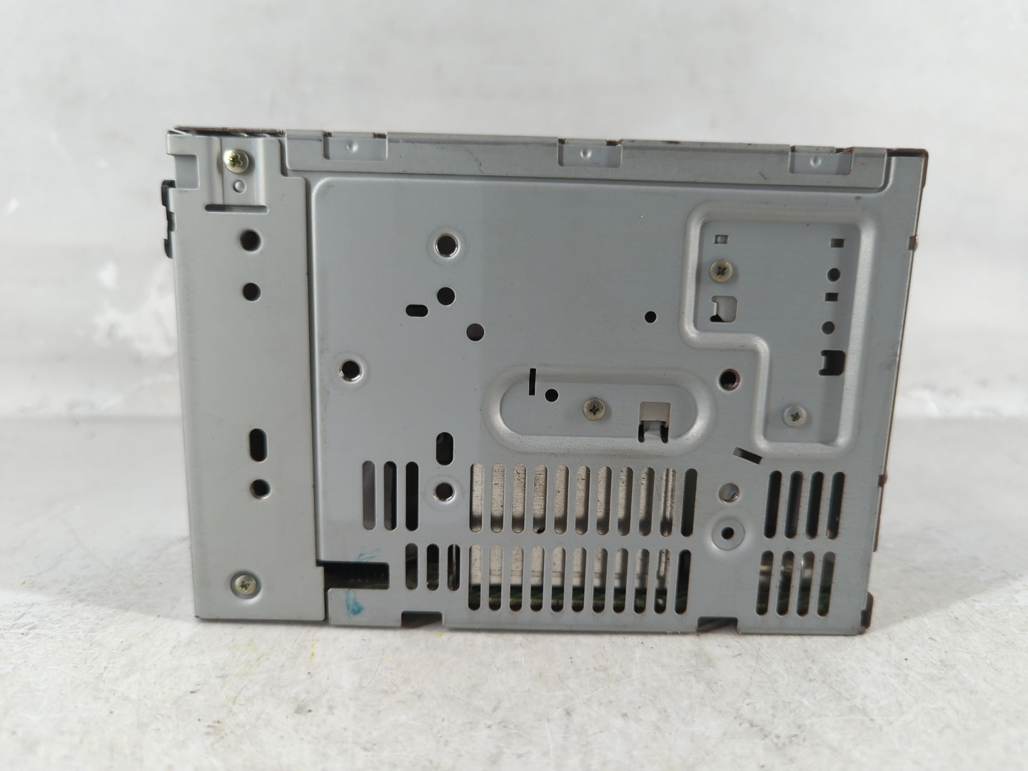 2010 Mercury Milan Radio AM FM Cd Player Receiver Replacement P/N:9E5T-19C157-AB Fits OEM Used Auto Parts - Oemusedautoparts