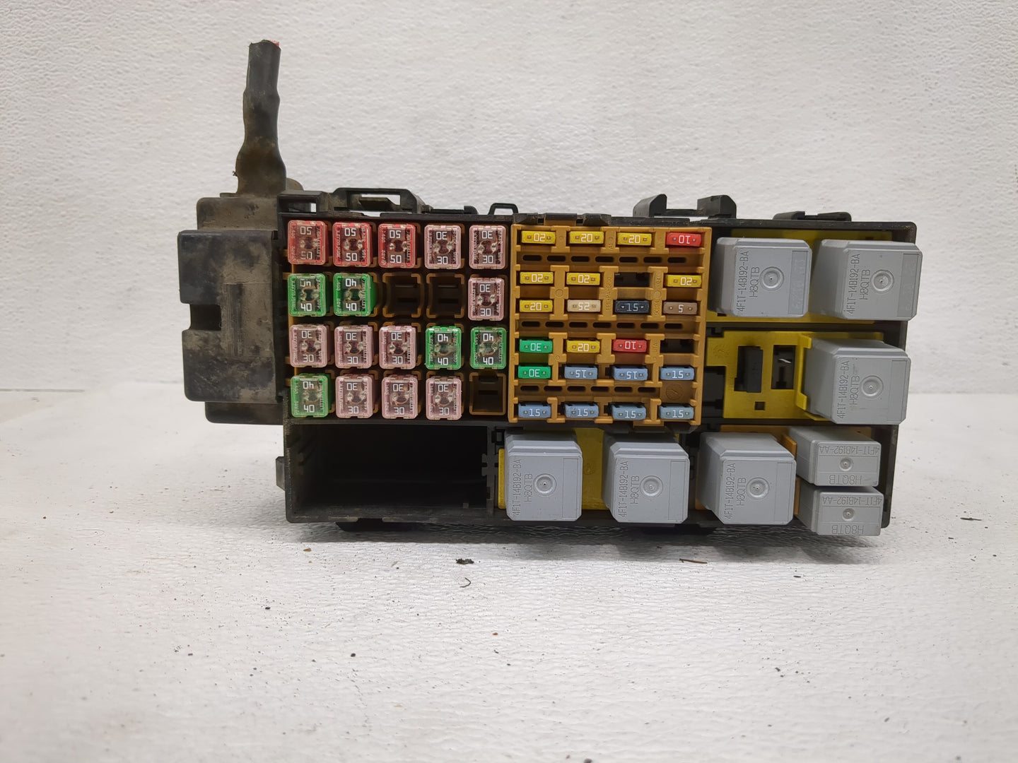2002-2010 Mercury Mountaineer Fusebox Fuse Box Panel Relay Module P/N:P04693221AF Fits OEM Used Auto Parts - Oemusedautopart