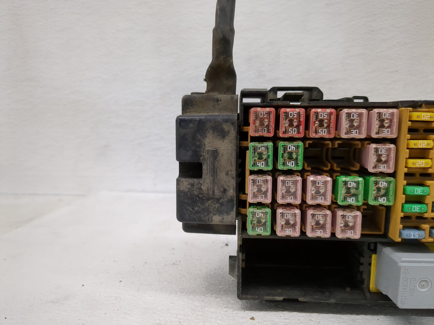 2002-2010 Mercury Mountaineer Fusebox Fuse Box Panel Relay Module P/N:P04693221AF Fits OEM Used Auto Parts - Oemusedautopart