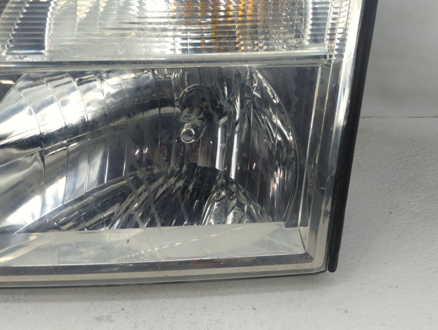 2006-2010 Mercury Mountaineer Driver Left Oem Head Light Headlight Lamp - Oemusedautoparts1.com