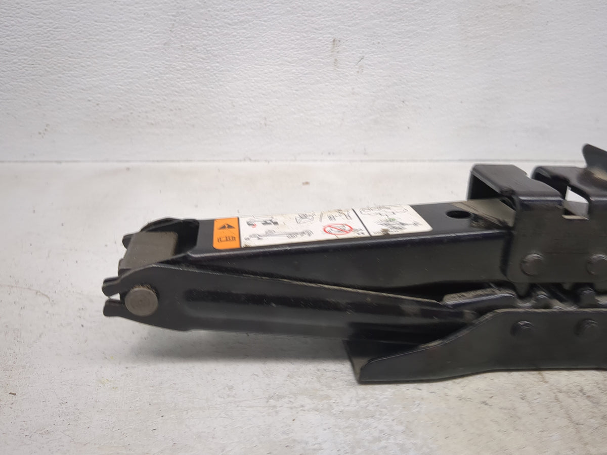 2010 Mercury Mountaineer Spare Scissor Car Jack - Oemusedautoparts1.com