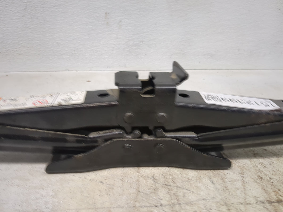 2010 Mercury Mountaineer Spare Scissor Car Jack - Oemusedautoparts1.com