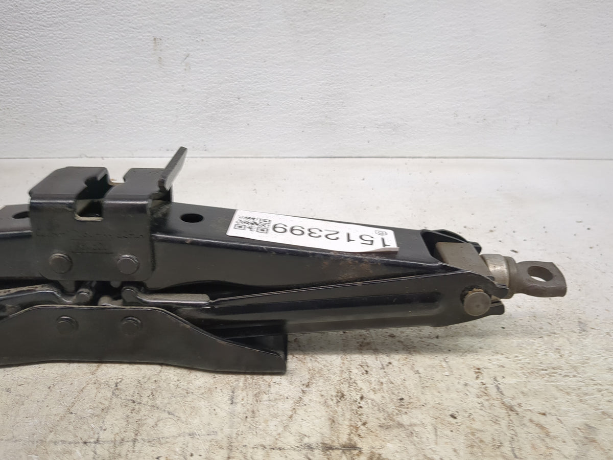 2010 Mercury Mountaineer Spare Scissor Car Jack - Oemusedautoparts1.com
