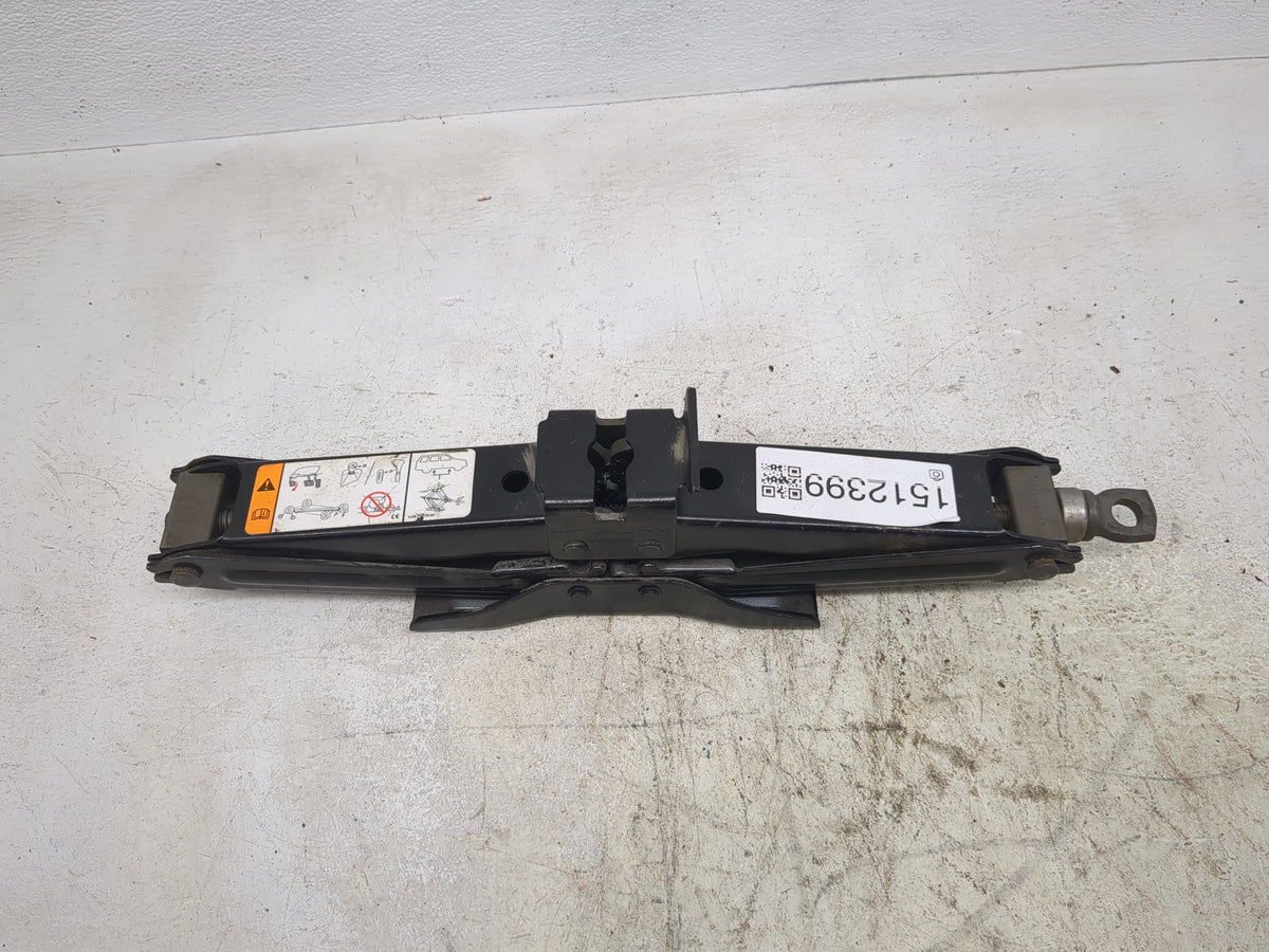 2010 Mercury Mountaineer Spare Scissor Car Jack - Oemusedautoparts1.com