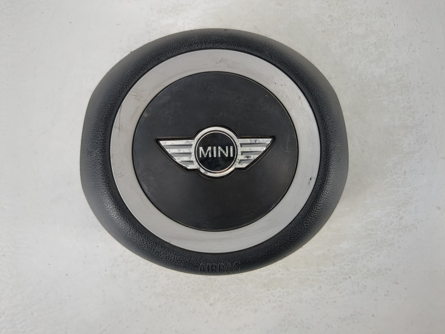 2009-2010 Mini Cooper Air Bag Driver Left Steering Wheel Mounted P/N:2757666 01 Fits Fits 2009 2010 OEM Used Auto Parts - Oe