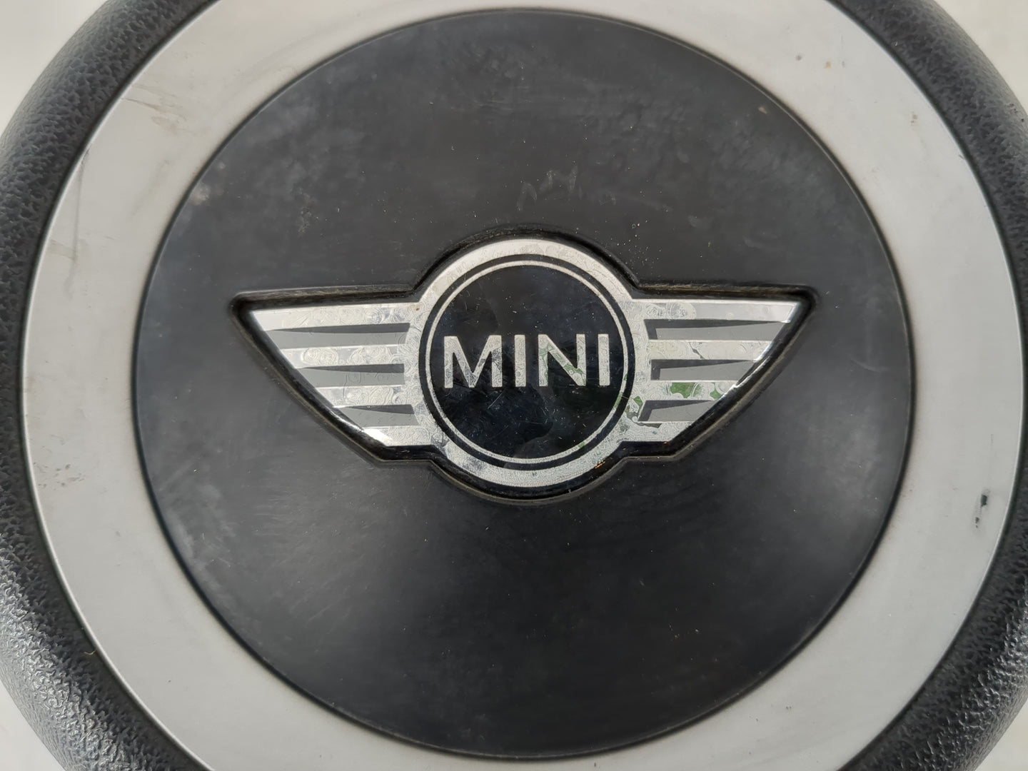 2009-2010 Mini Cooper Air Bag Driver Left Steering Wheel Mounted P/N:2757666 01 Fits Fits 2009 2010 OEM Used Auto Parts - Oe