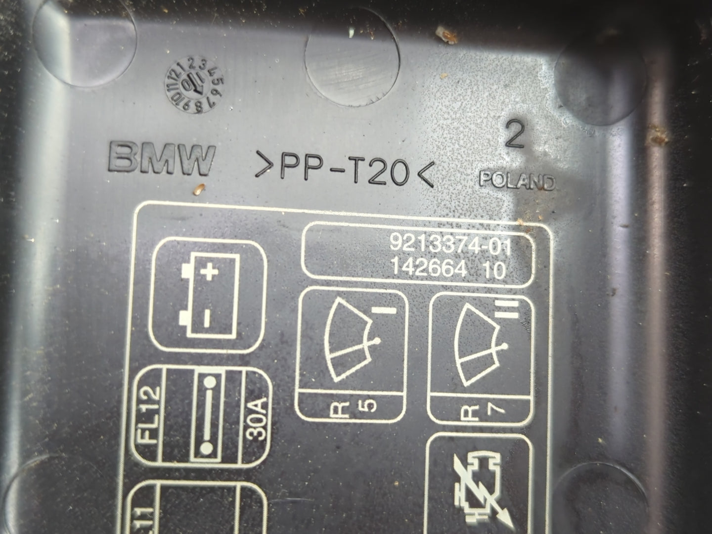 2010-2011 Mini Cooper Fusebox Fuse Box Panel Relay Module P/N:9213374-01 9213372-01 Fits Fits 2010 2011 OEM Used Auto Parts 