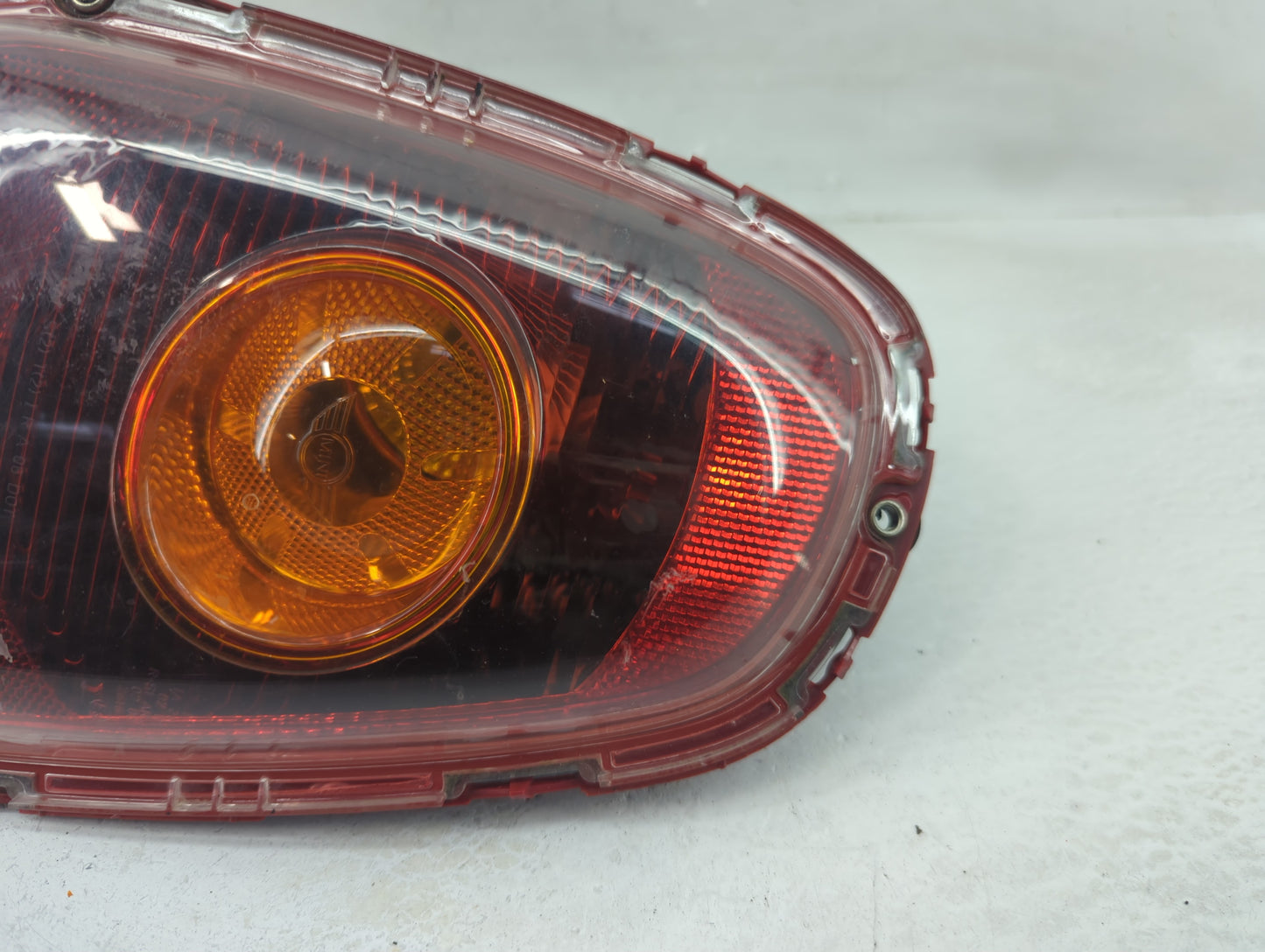 2010 Mini Cooper Tail Light Assembly Driver Left OEM P/N:2757011 2757009, 2753625, 2751307, 2787009 Fits OEM Used Auto Parts