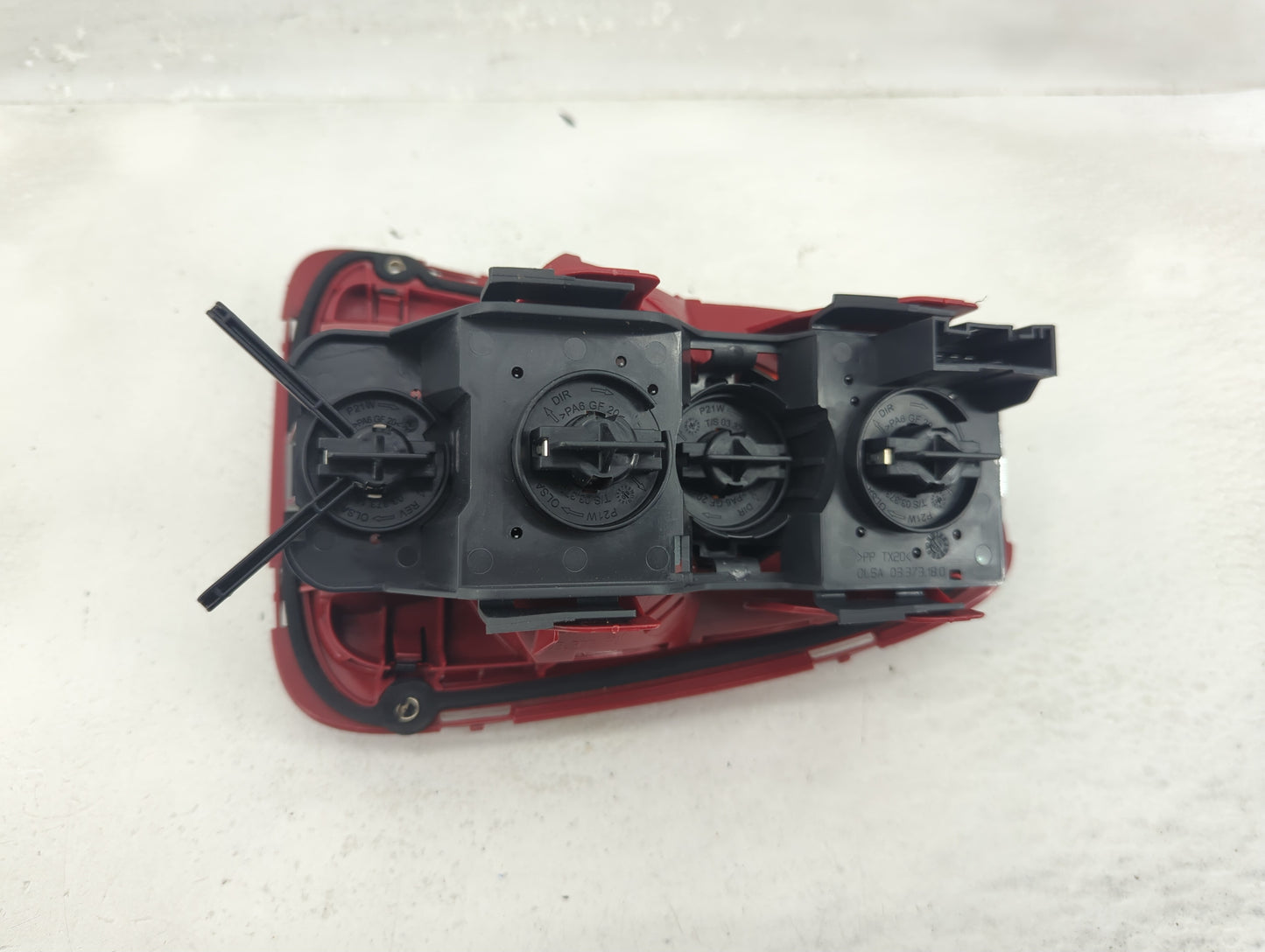 2010 Mini Cooper Tail Light Assembly Driver Left OEM P/N:2757011 2757009, 2753625, 2751307, 2787009 Fits OEM Used Auto Parts