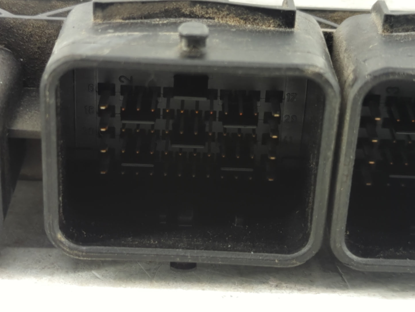 2009-2010 Mini Cooper PCM Engine Control Computer ECU ECM PCU OEM P/N:7 601 759 0 261 S05 793 Fits Fits 2009 2010 OEM Used A